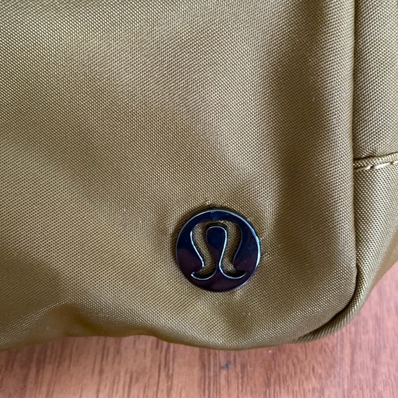 ❤️ Lululemon Everywhere Belt Bag Burnt Caramel NWT - Picture 3 of 11